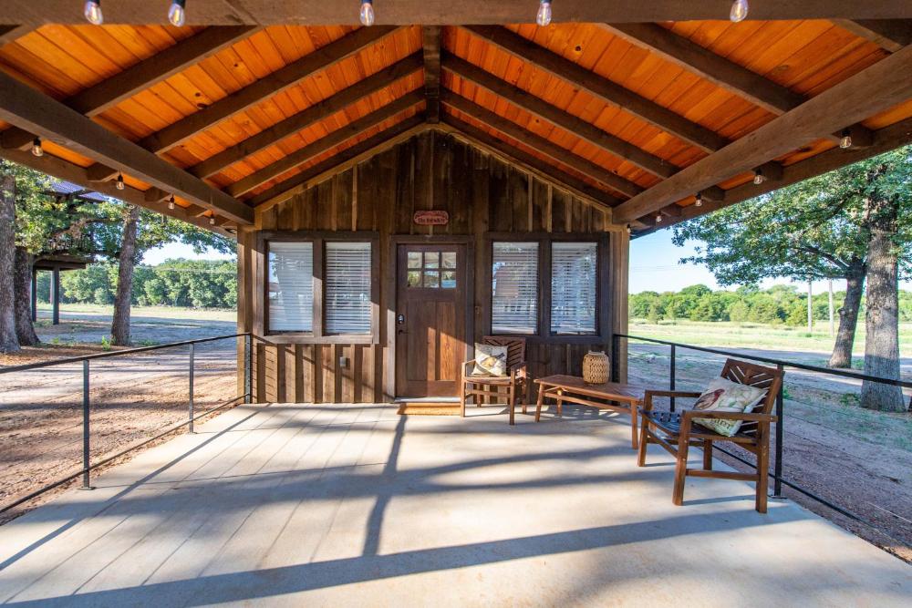 The Bobwhite Cabin 15MIN to Magnolia Baylor